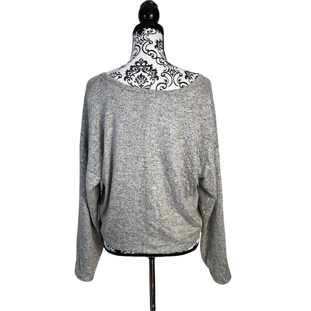 LA LA LAND CREATIVE CO | Women's Oatmeal Marled V-neck Top Medium - Picture 5 of 7